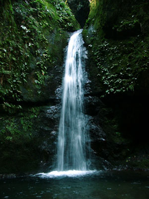 Nanadai no taki waterfall
